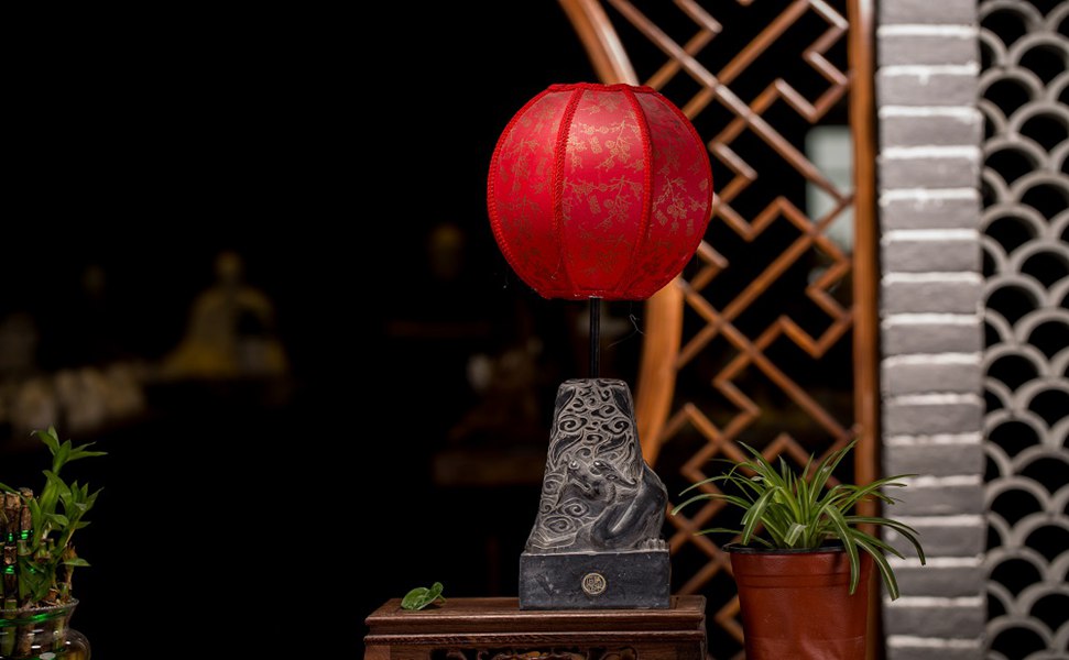 設計感十足的青龍臺燈，讓你的居室充滿藝術范